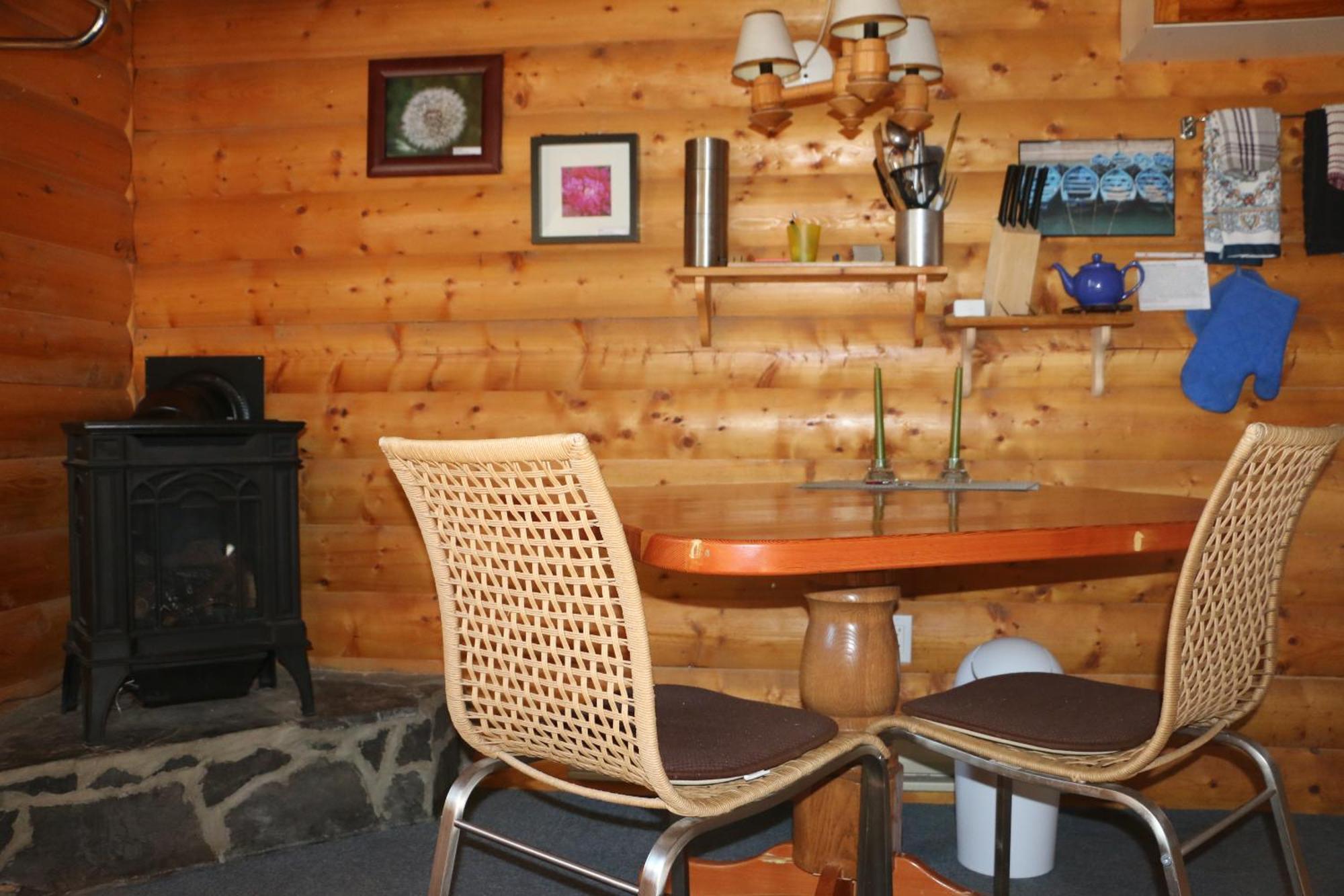 Rocky Mountain Cabins And Home Golden Ngoại thất bức ảnh