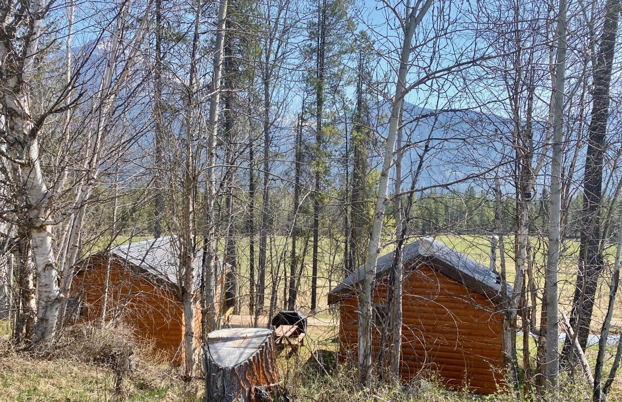 Rocky Mountain Cabins And Home Golden Ngoại thất bức ảnh